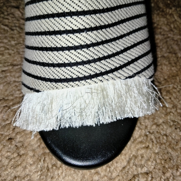 Gianni Bini (Size 9.5M) Frayed Striped Pattern Slipon Peep Toe Mule Chunky Heels - Picture 3 of 13